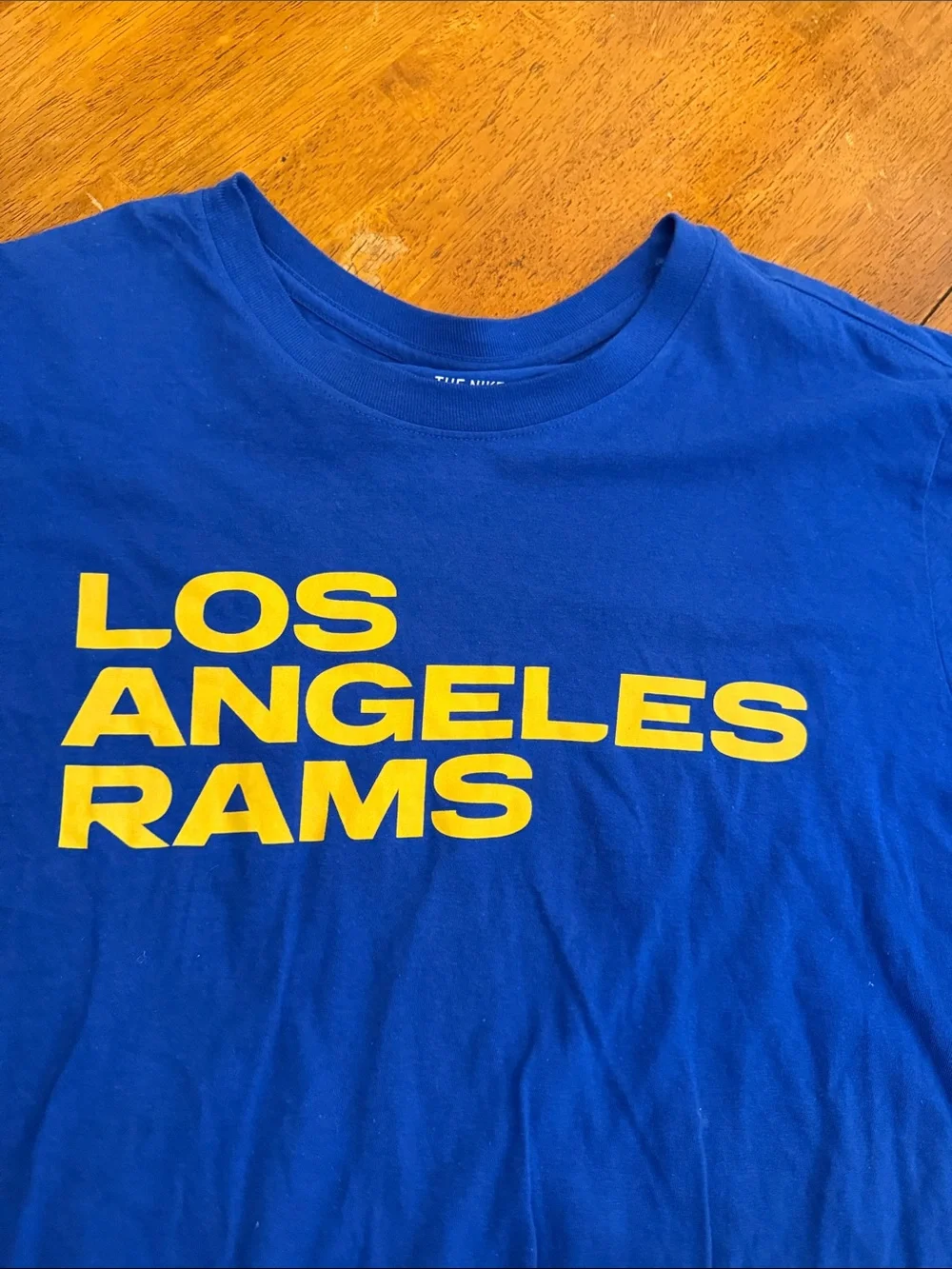 Nike Royal Blue Tee with Yellow Los Angeles Rams Text xl